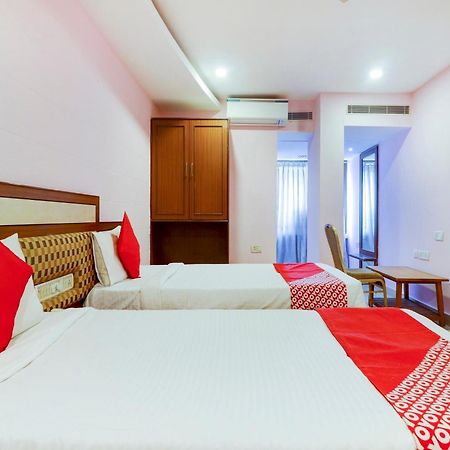 Super Collection O 77115 Vaishnavi Palace Хайдарабад Экстерьер фото